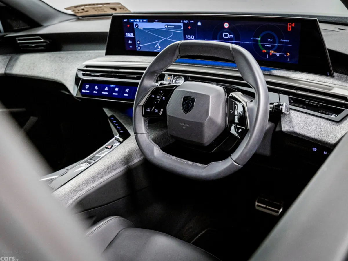 Peugeot 3008 SUV, Petrol Hybrid, 2024, Grey