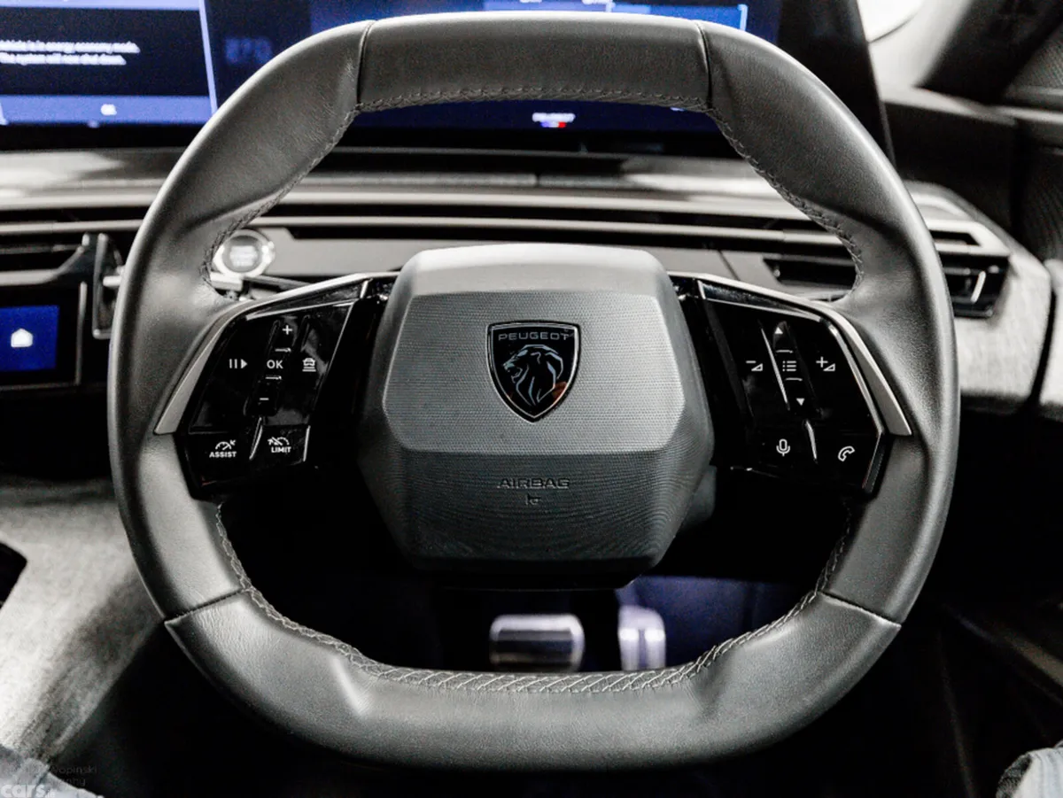 Peugeot 3008 SUV, Petrol Hybrid, 2024, Grey