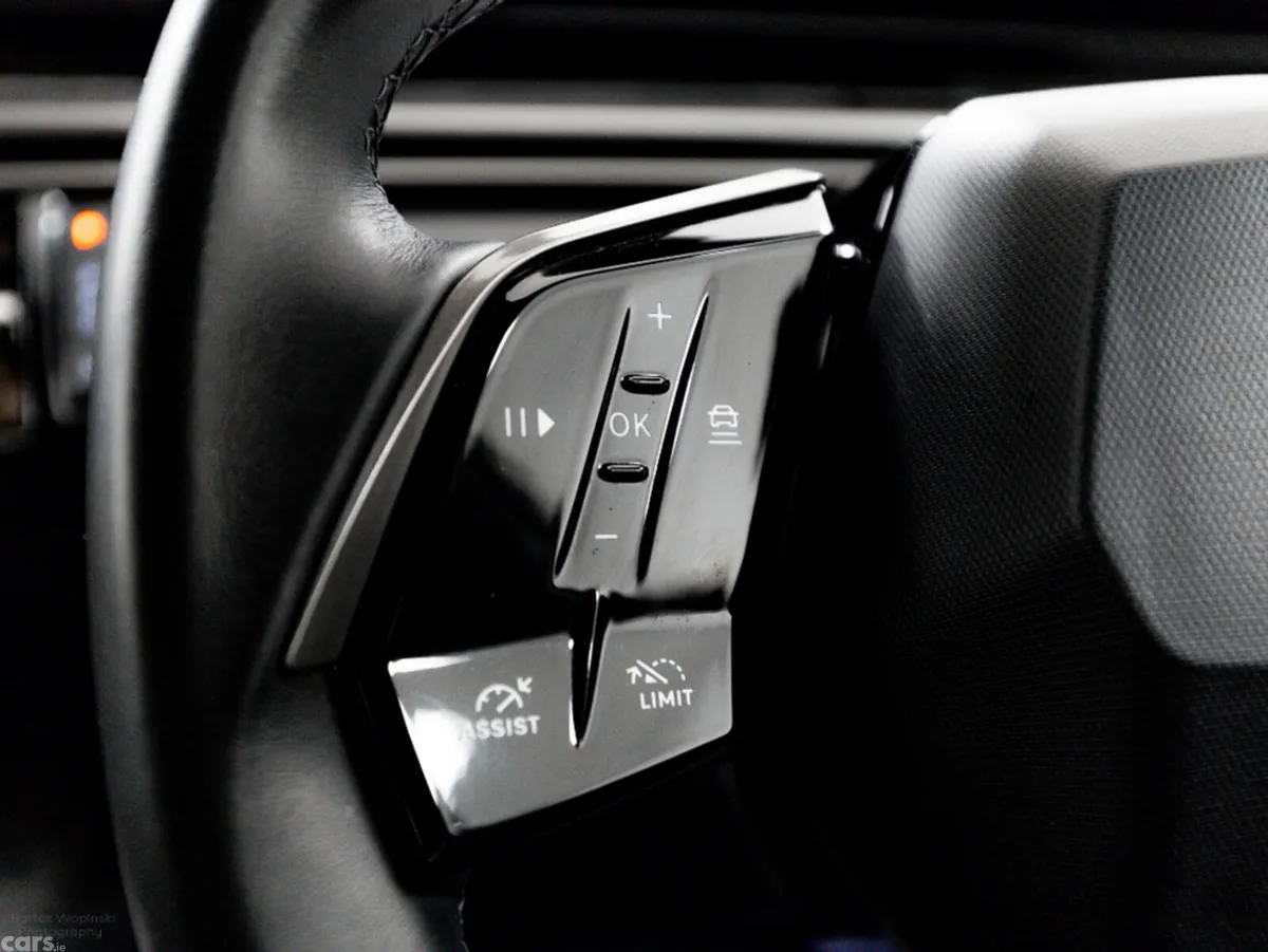Peugeot 3008 SUV, Petrol Hybrid, 2024, Grey