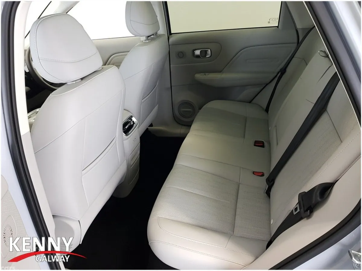 Leapmotor B10 Hatchback, Petrol Plug-in Hybrid, 2026, Silver