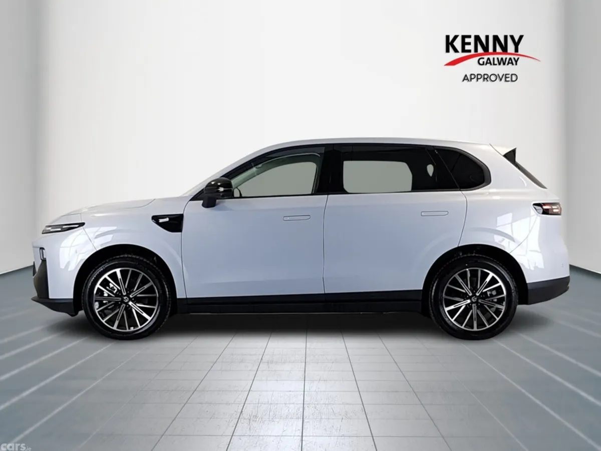 Leapmotor B10 Hatchback, Petrol Plug-in Hybrid, 2026, Silver