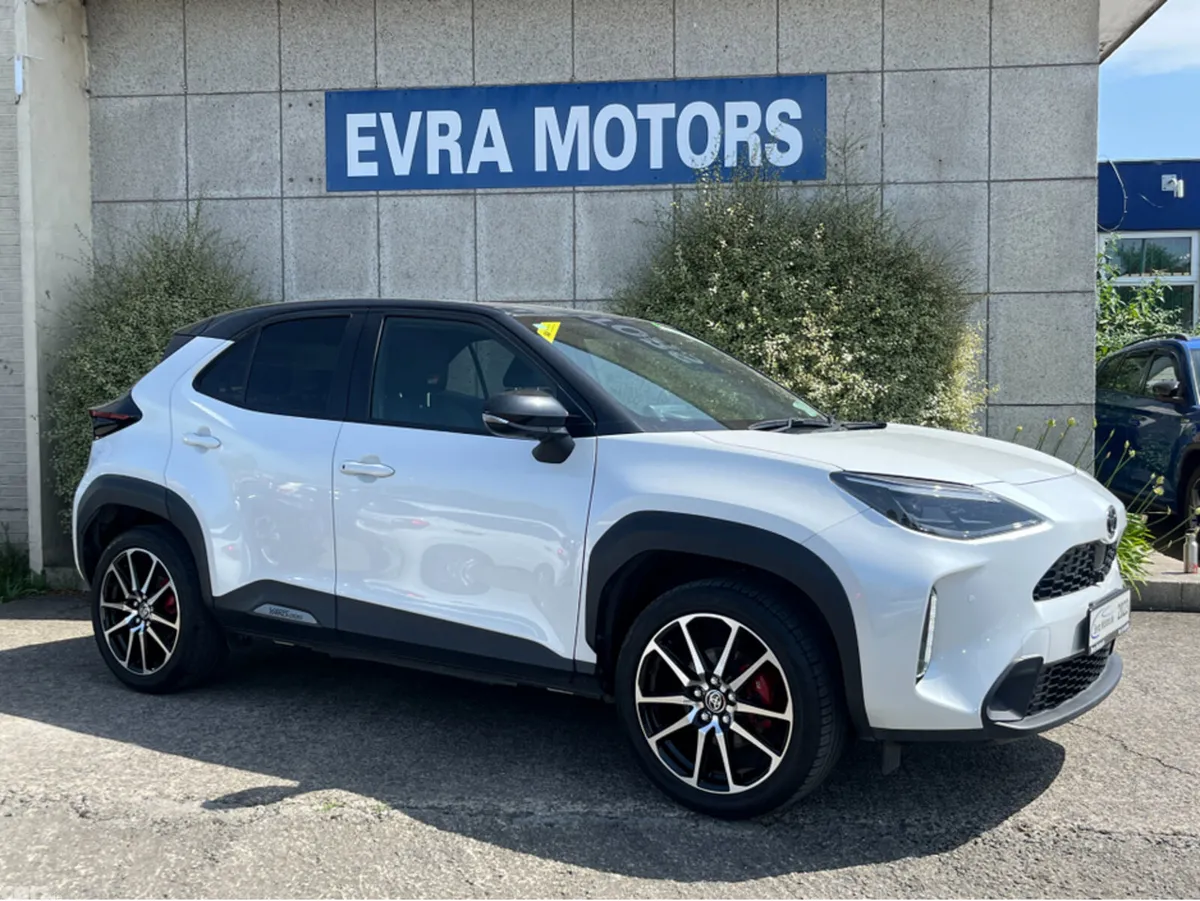 Toyota Yaris Cross SUV, Petrol Hybrid, 2023, White