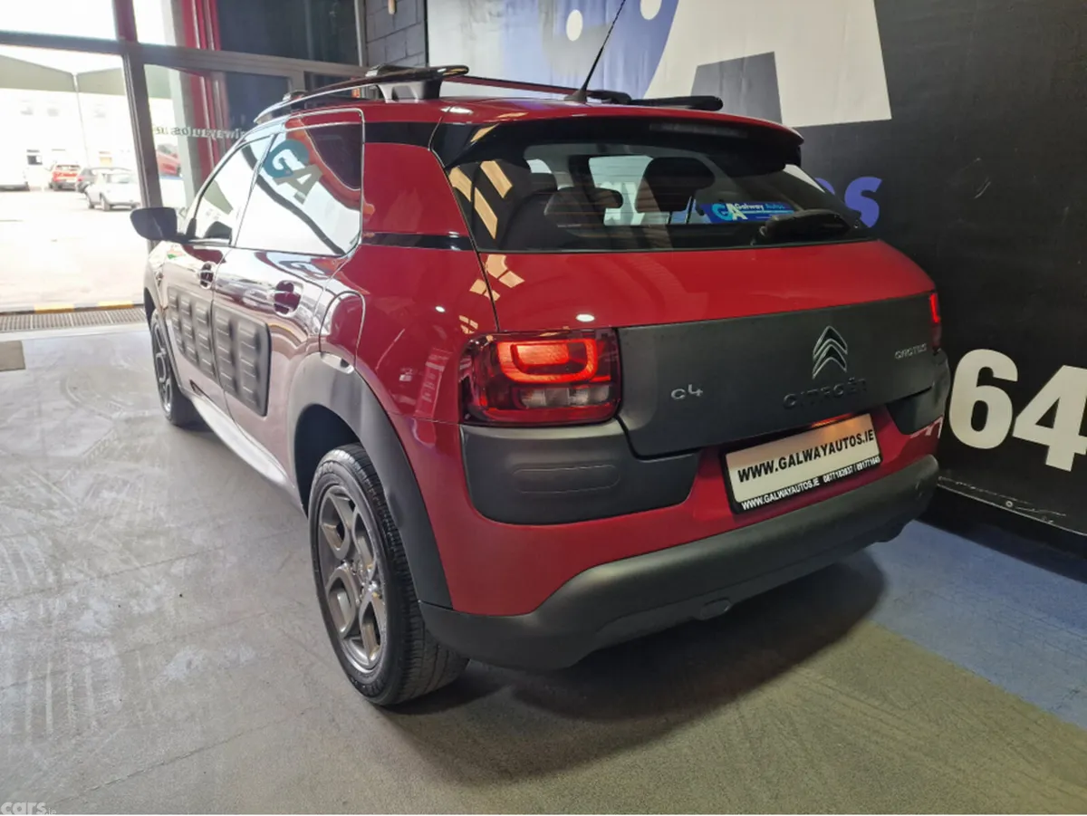 Citroen C4 Cactus Hatchback, Petrol, 2017, Red