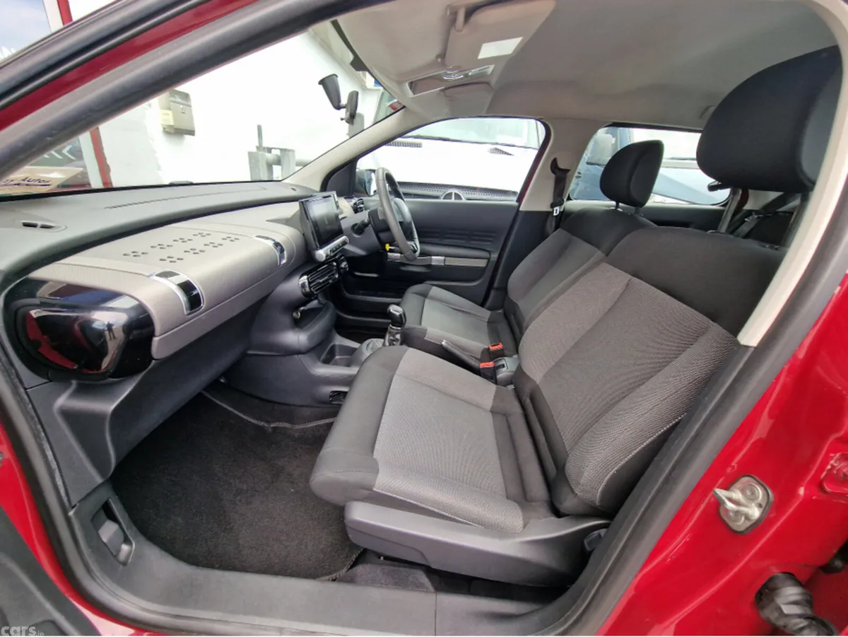 Citroen C4 Cactus Hatchback, Petrol, 2017, Red