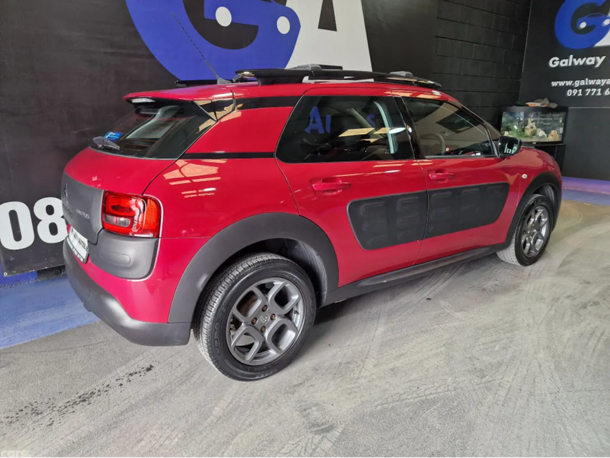Citroen C4 Cactus Hatchback, Petrol, 2017, Red