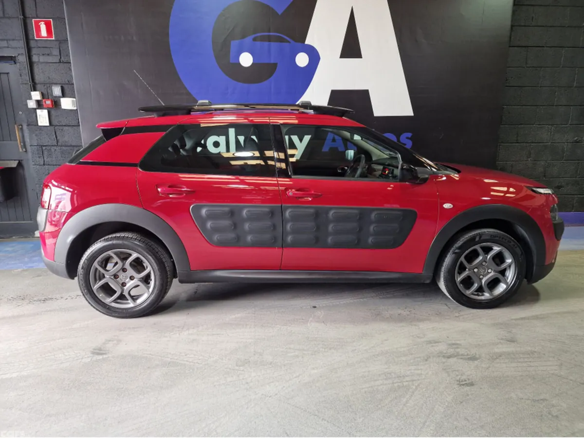 Citroen C4 Cactus Hatchback, Petrol, 2017, Red