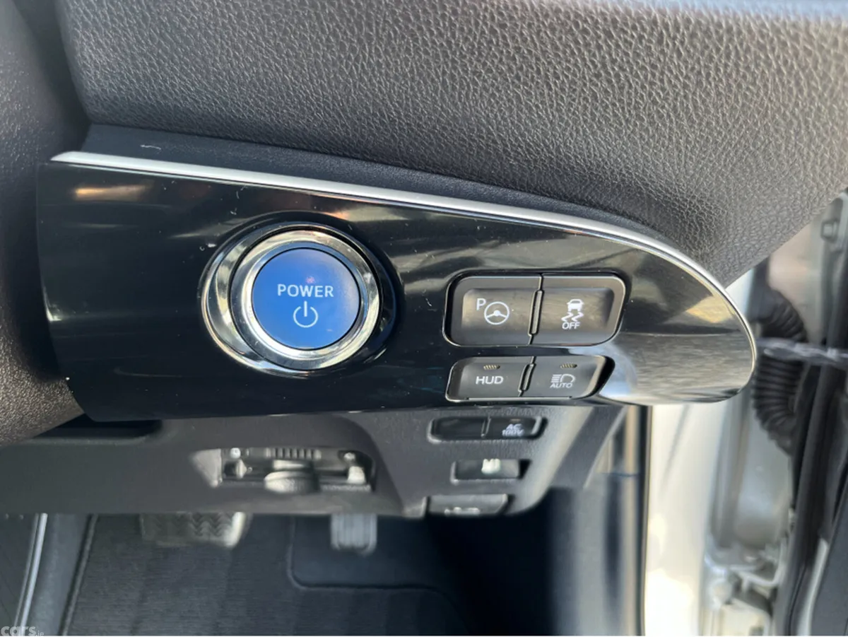 Toyota Prius Saloon, Petrol Hybrid, 2020, Silver