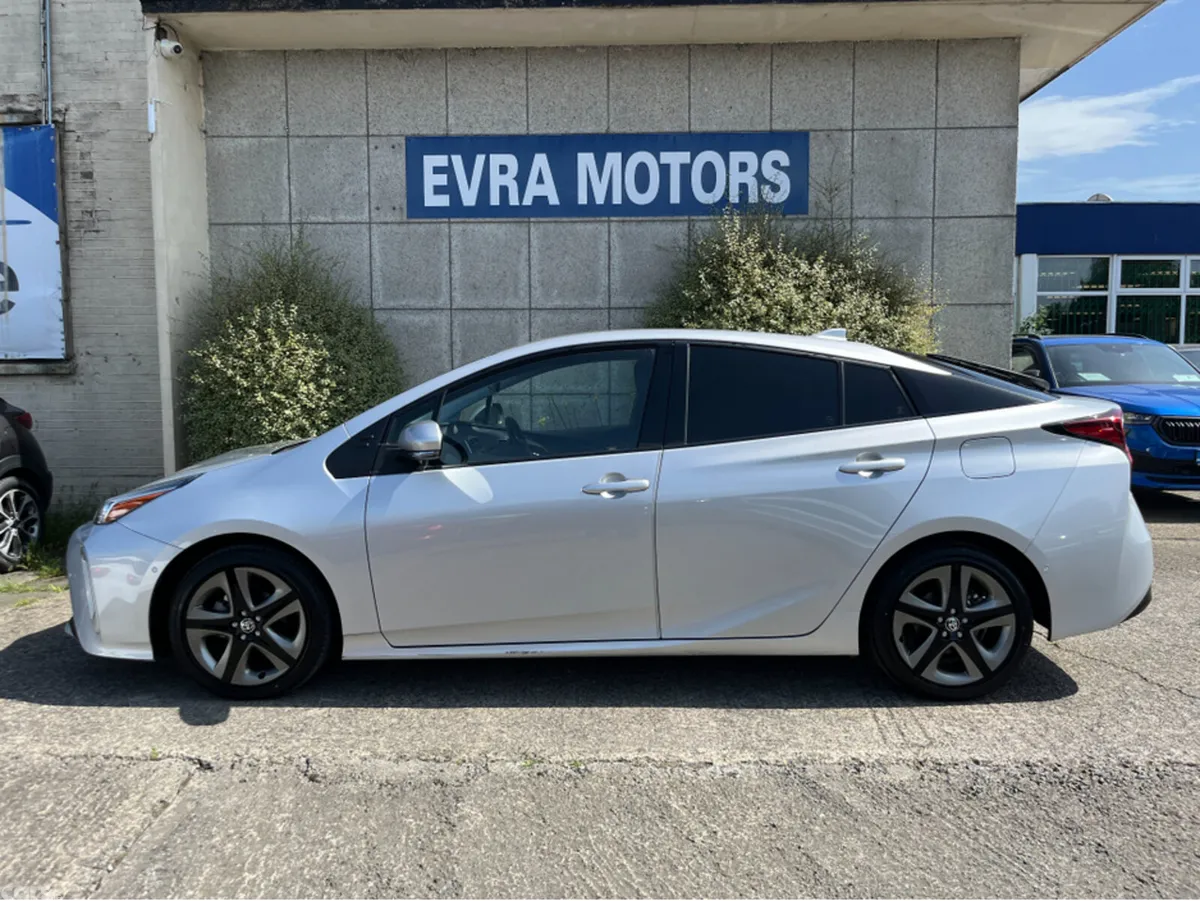 Toyota Prius Saloon, Petrol Hybrid, 2020, Silver