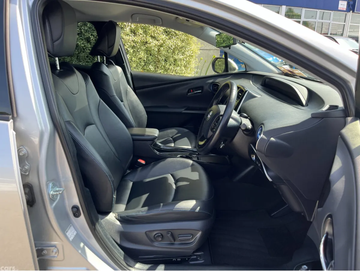 Toyota Prius Saloon, Petrol Hybrid, 2020, Silver