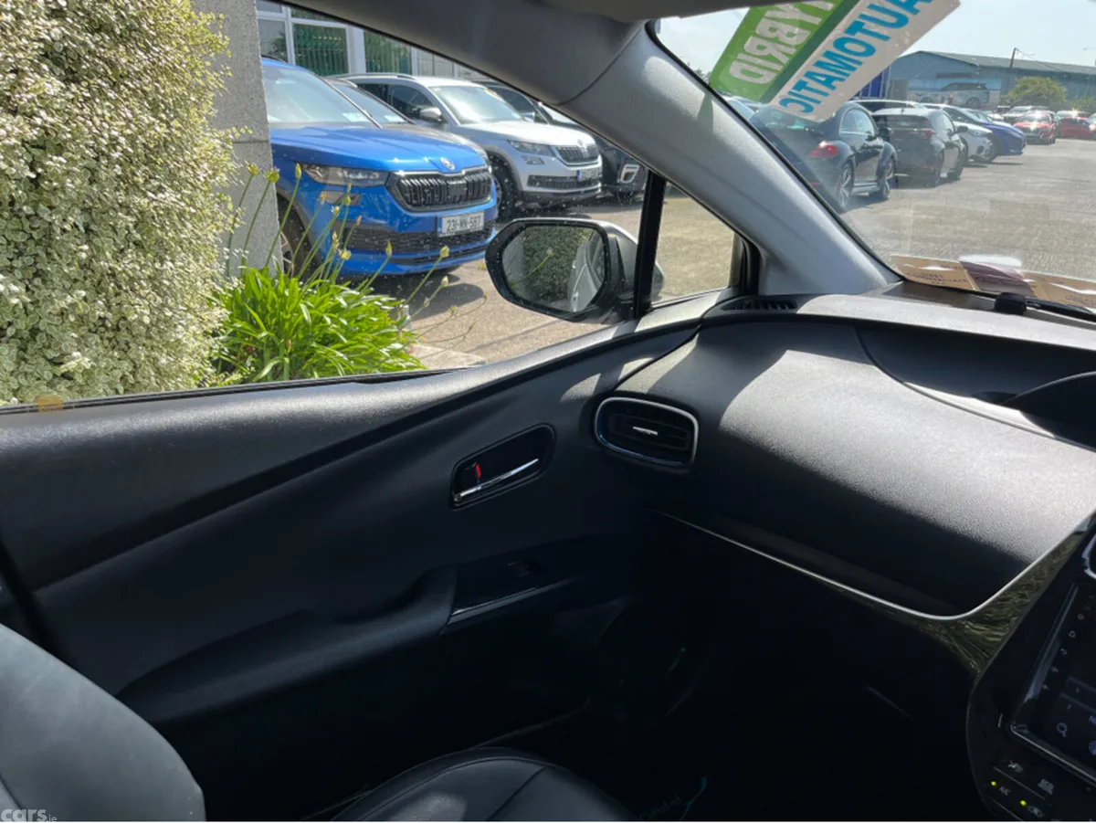 Toyota Prius Saloon, Petrol Hybrid, 2020, Silver