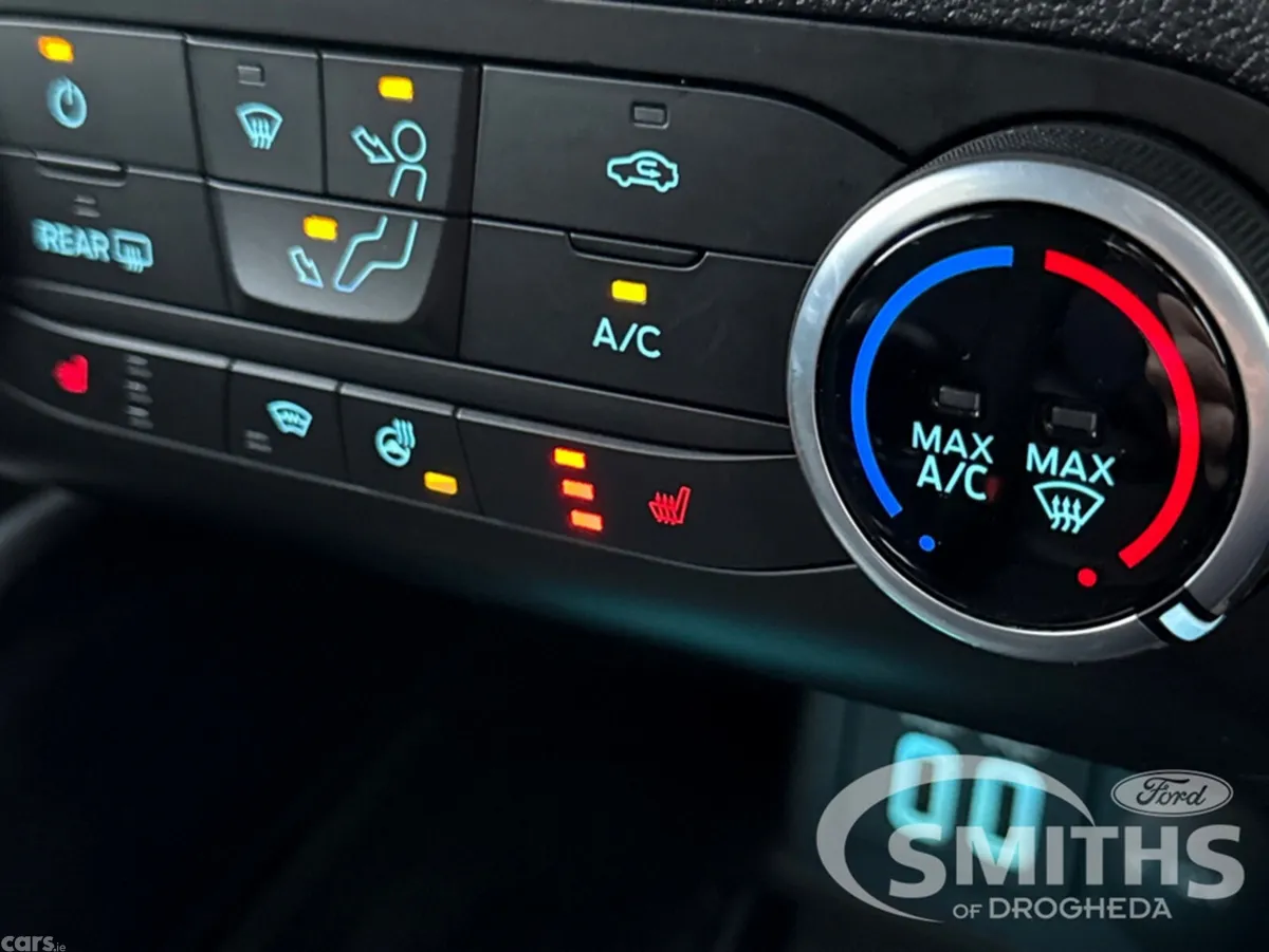 Ford Focus Estate, Petrol, 2021, Red