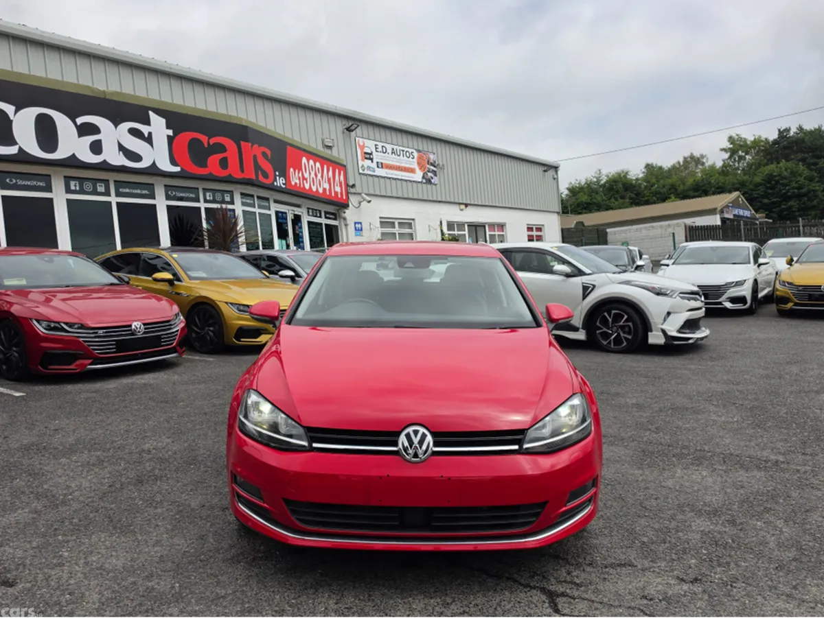 Volkswagen Golf Hatchback, Petrol, 2015, Red