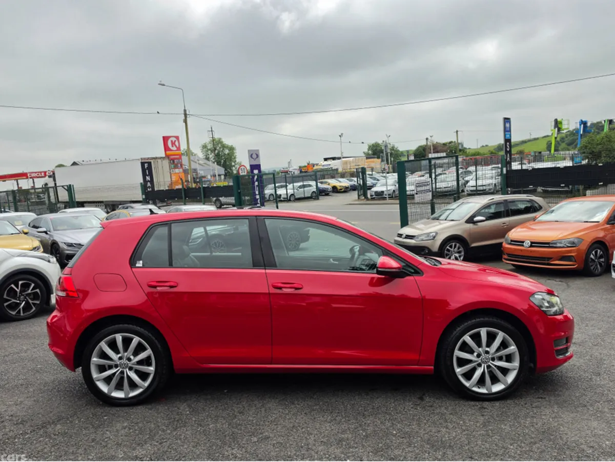 Volkswagen Golf Hatchback, Petrol, 2015, Red