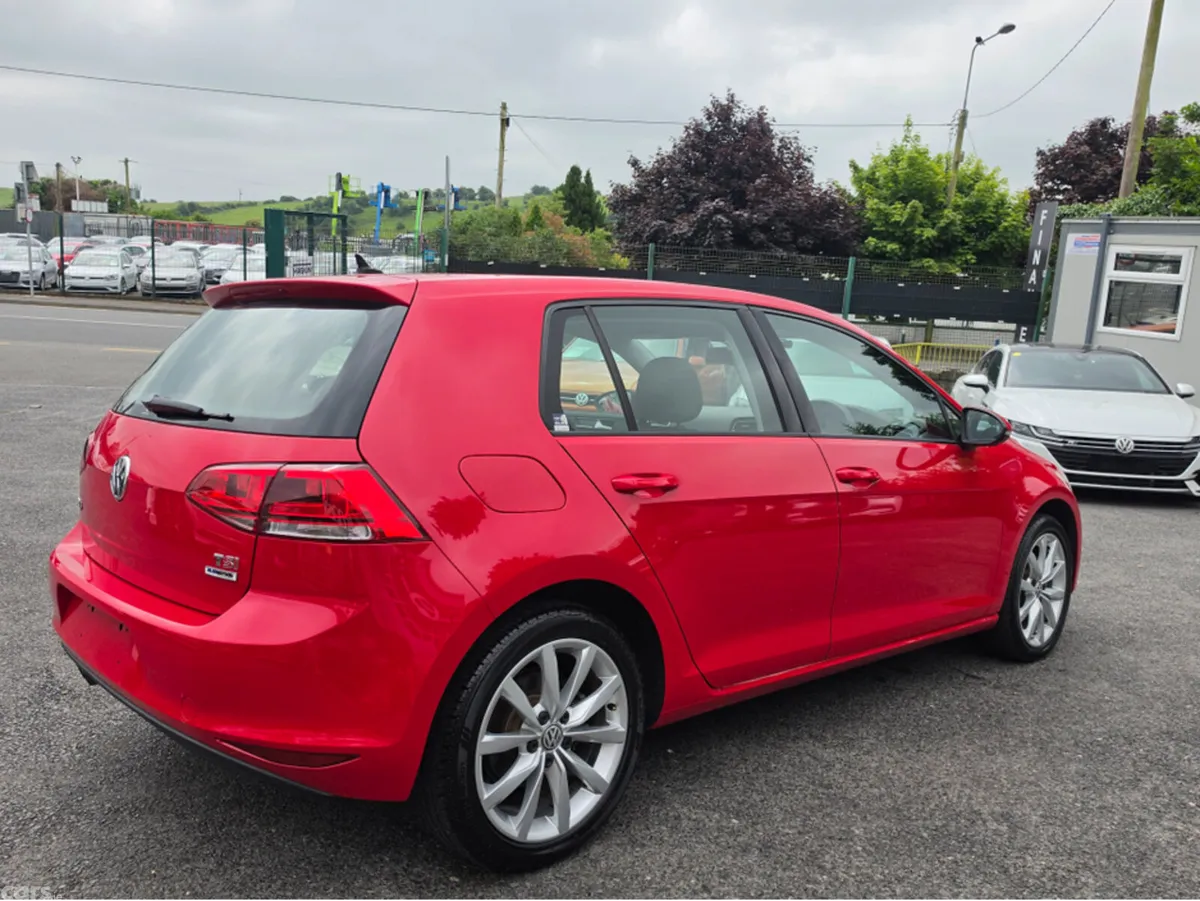 Volkswagen Golf Hatchback, Petrol, 2015, Red