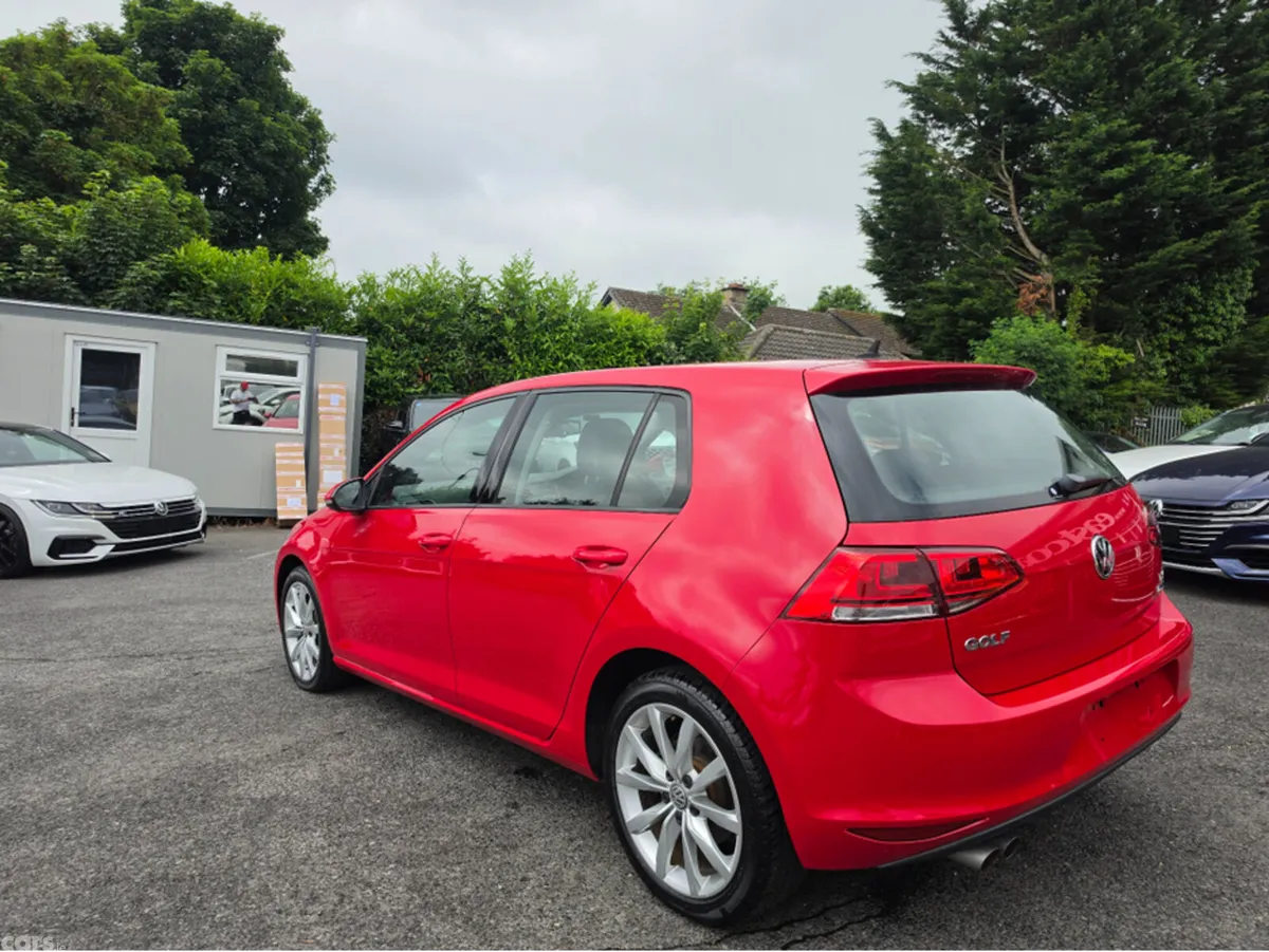 Volkswagen Golf Hatchback, Petrol, 2015, Red