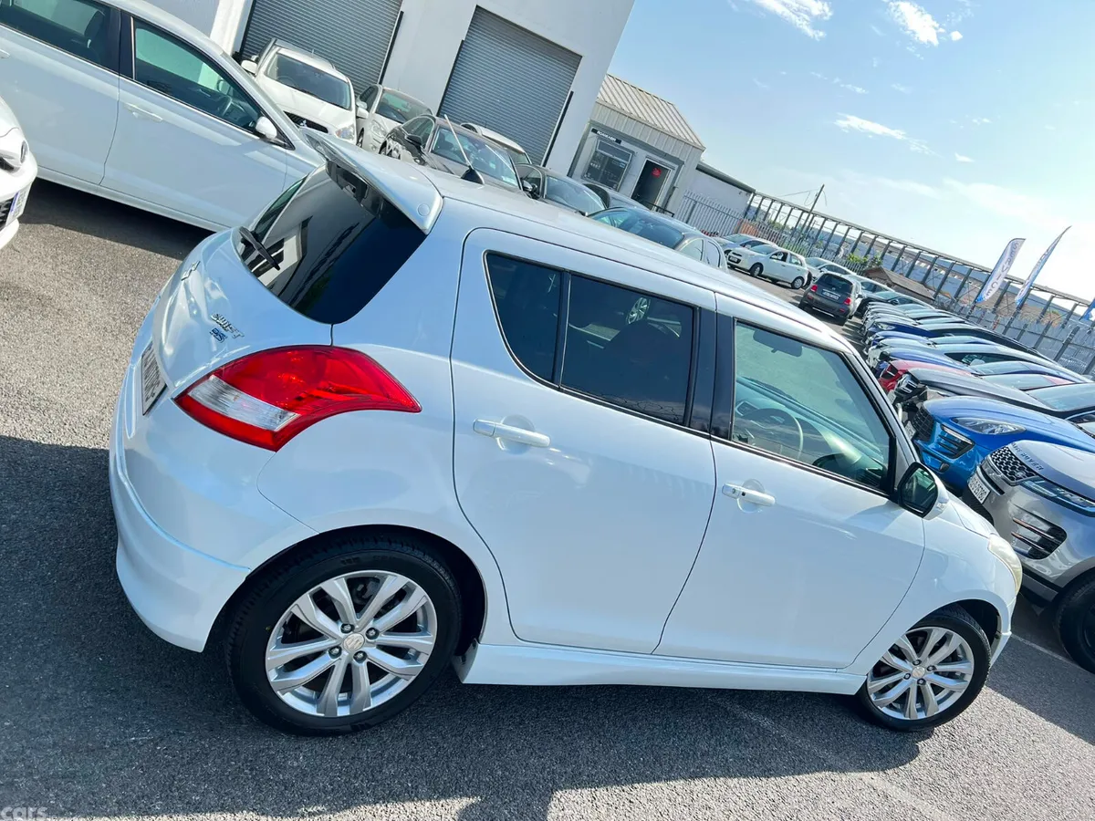 Suzuki Swift Hatchback, Petrol, 2015, White