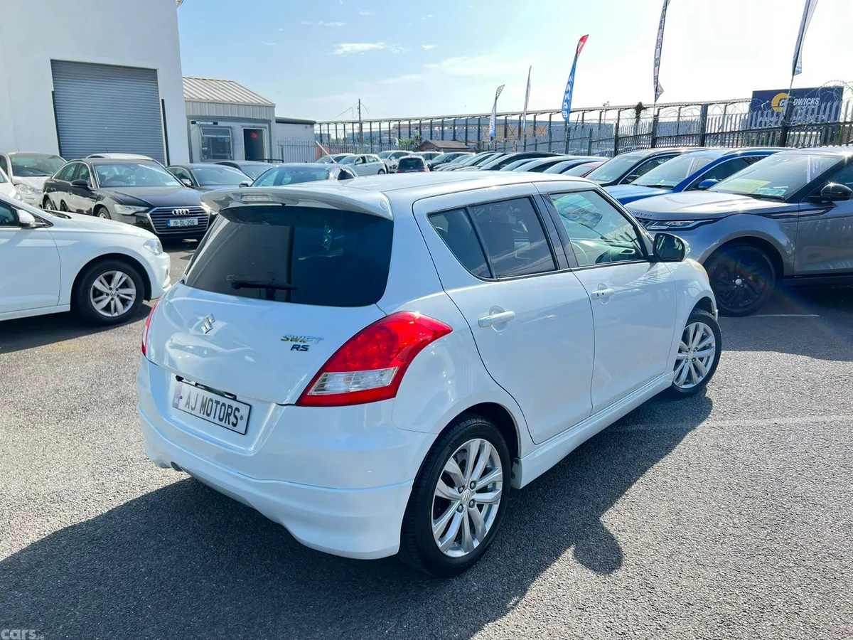 Suzuki Swift Hatchback, Petrol, 2015, White