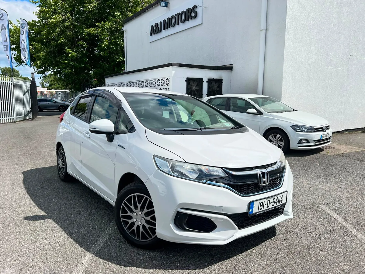 Honda Fit Hatchback, Petrol Hybrid, 2019, White