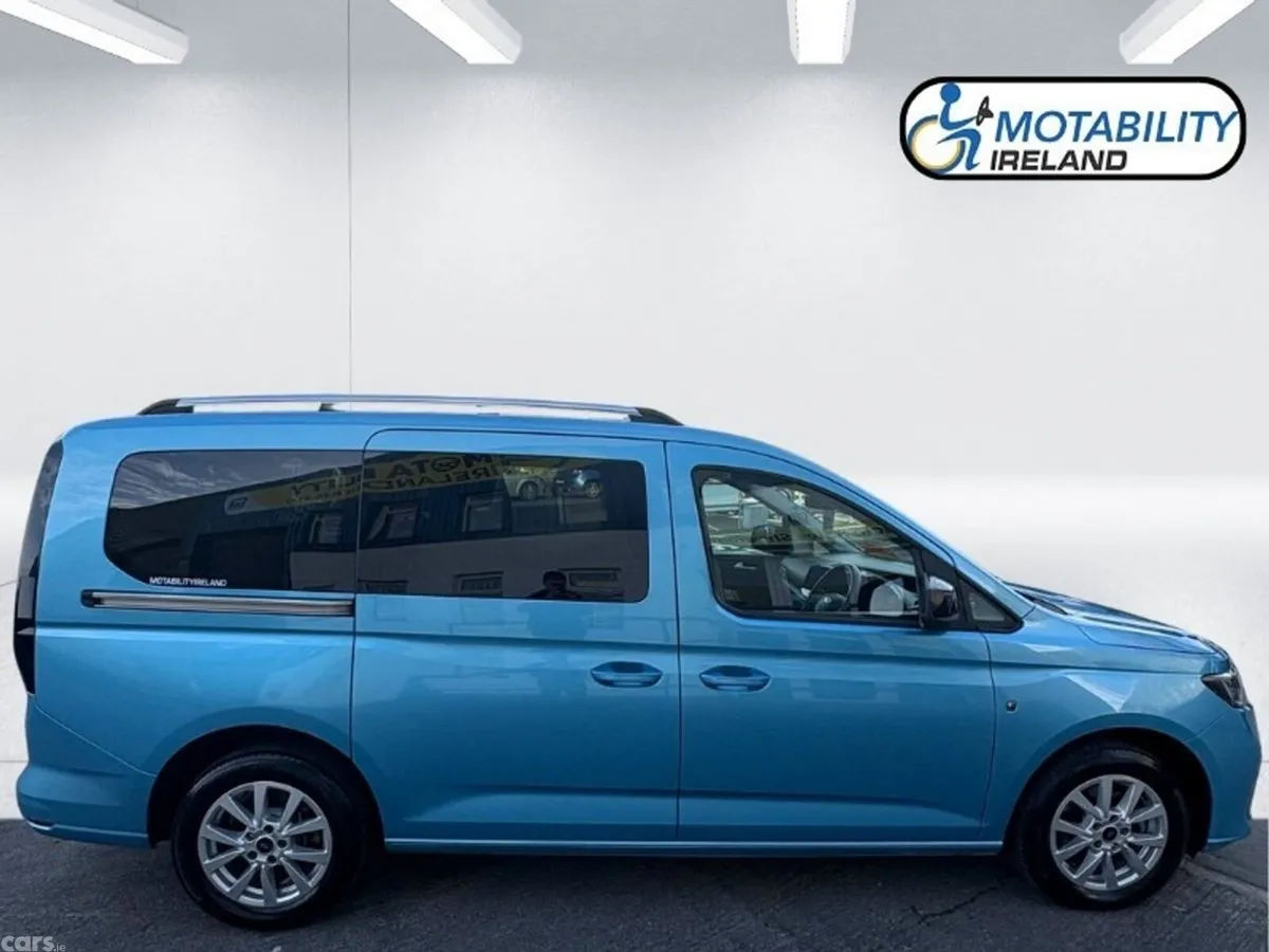 Ford Tourneo Connect MPV, Diesel, 2023, Blue