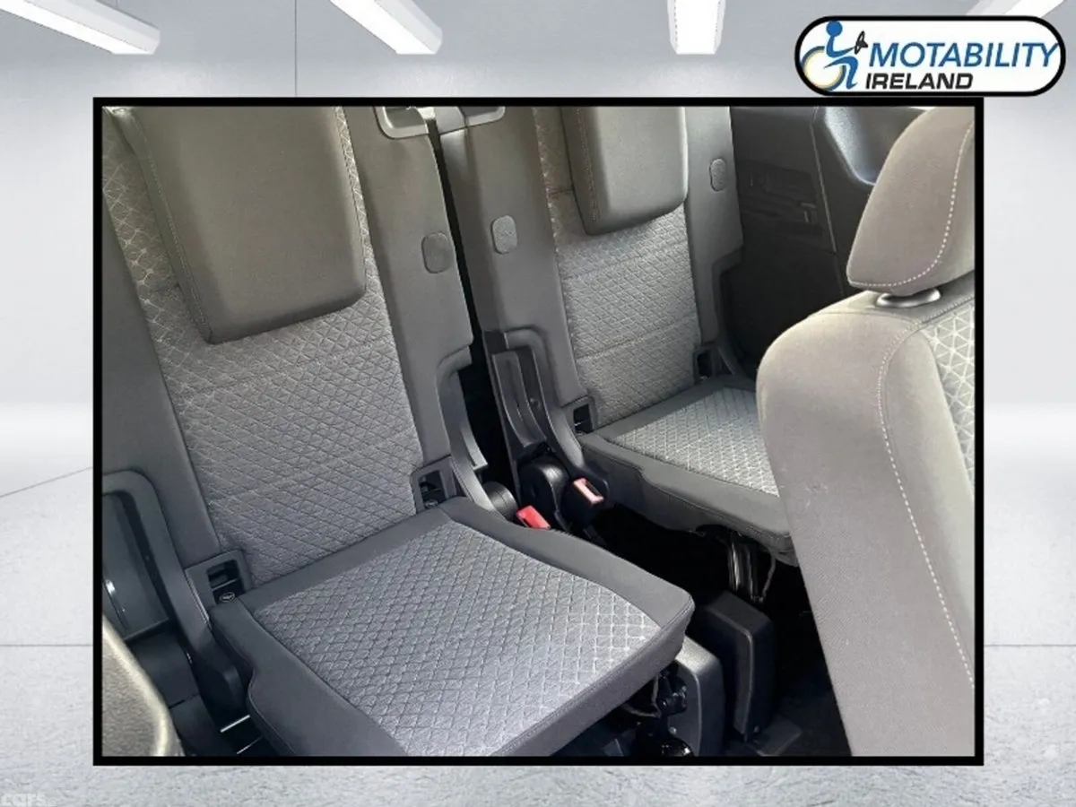 Ford Tourneo Connect MPV, Diesel, 2023, Blue