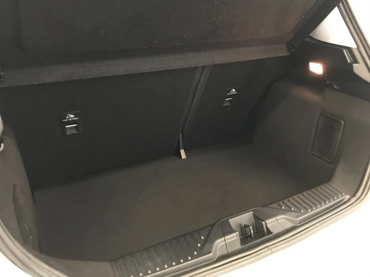 Ford Fiesta Hatchback, Petrol, 2021, White