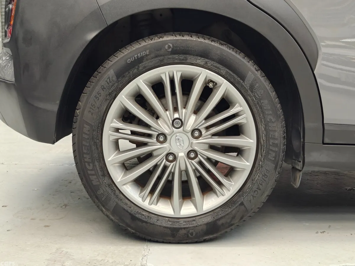Hyundai KONA Hatchback, Petrol, 2018, Grey