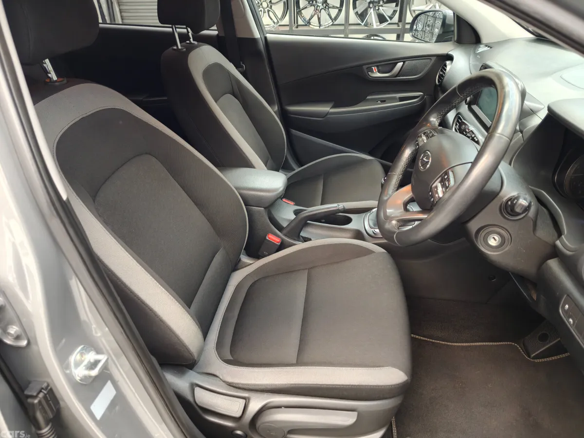 Hyundai KONA Hatchback, Petrol, 2018, Grey