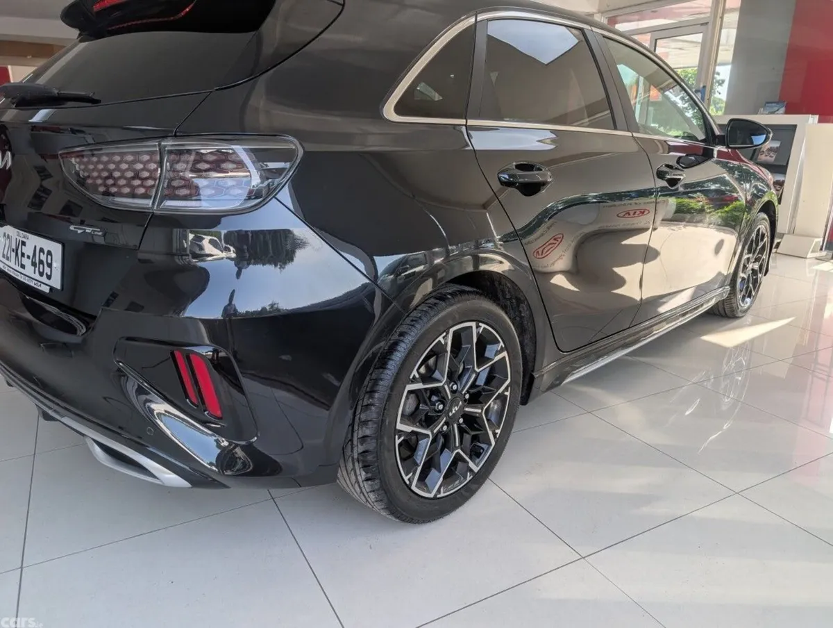 Kia Ceed Hatchback, Petrol, 2022, Black