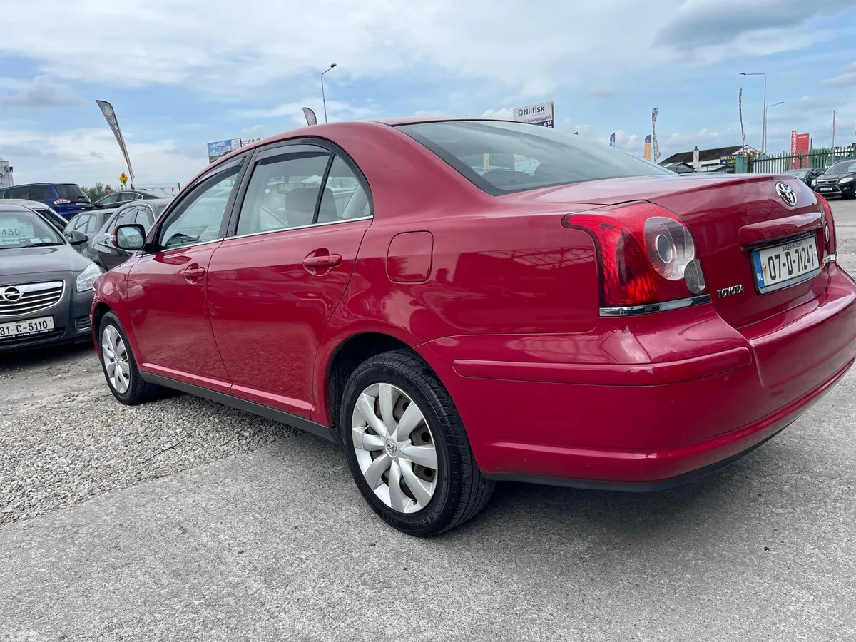 Toyota Avensis Saloon, Petrol, 2007, Red