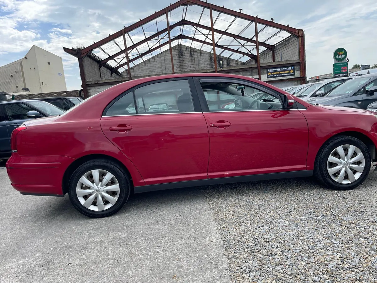 Toyota Avensis Saloon, Petrol, 2007, Red