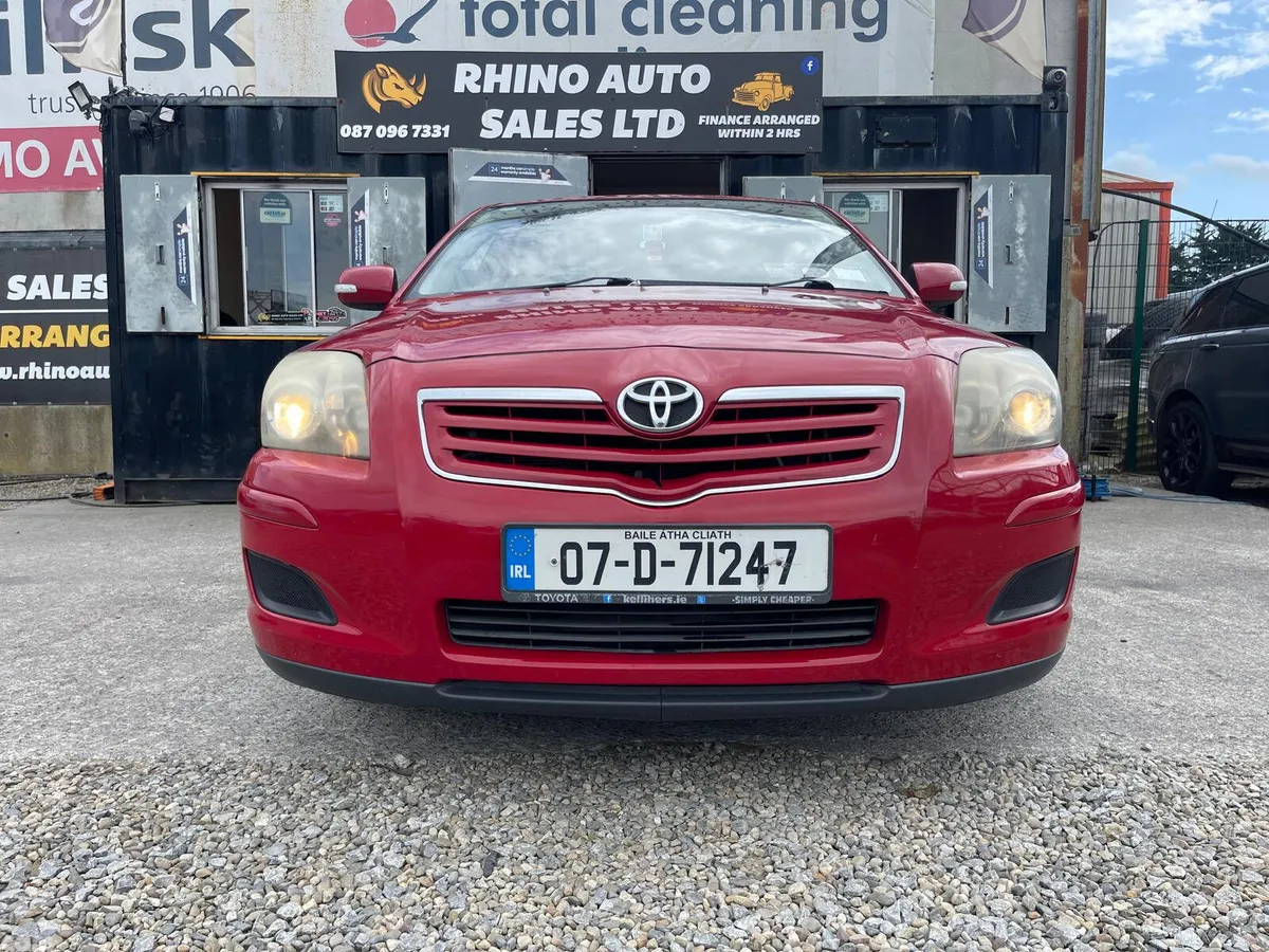 Toyota Avensis Saloon, Petrol, 2007, Red