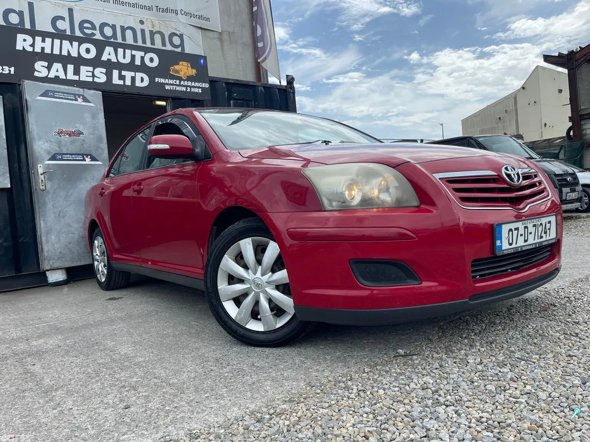 Toyota Avensis Saloon, Petrol, 2007, Red