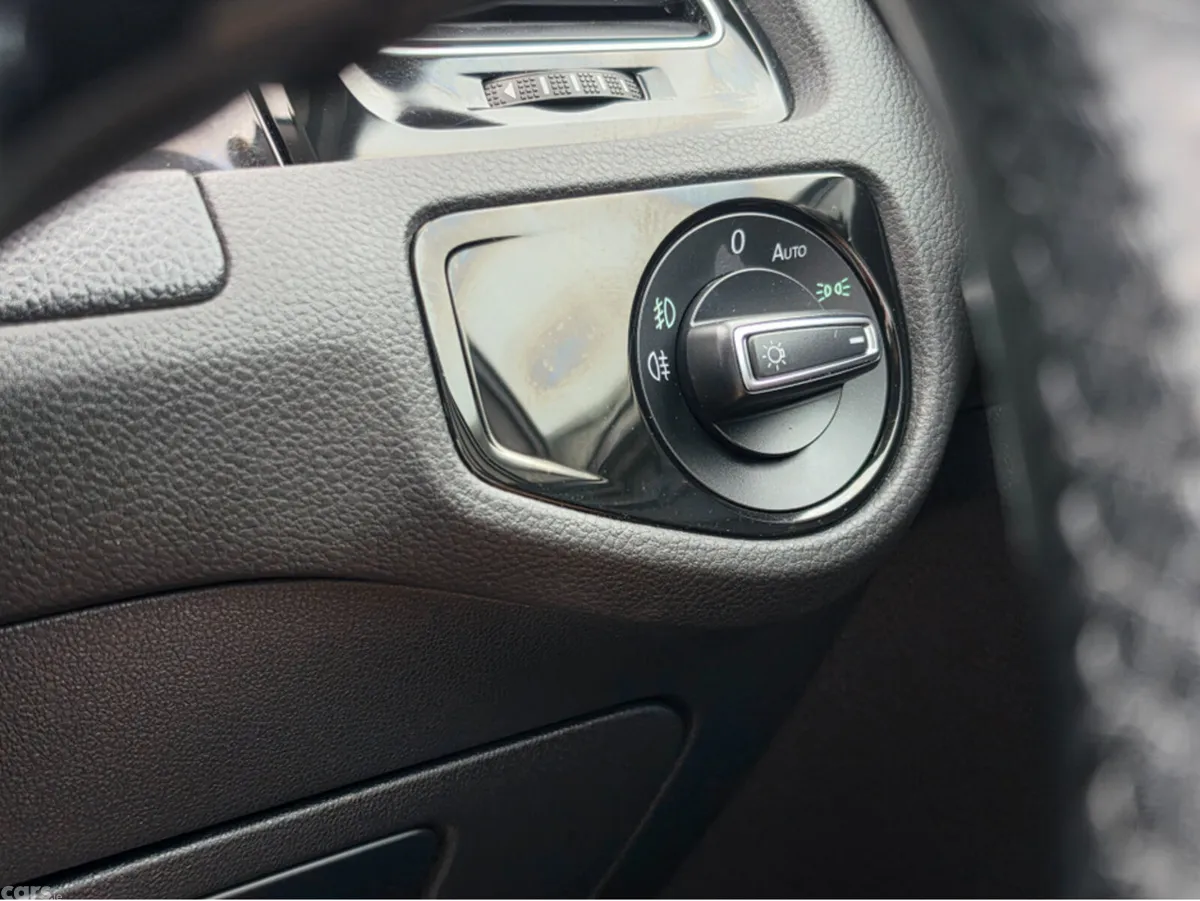 Volkswagen Golf Hatchback, Petrol, 2015, Silver