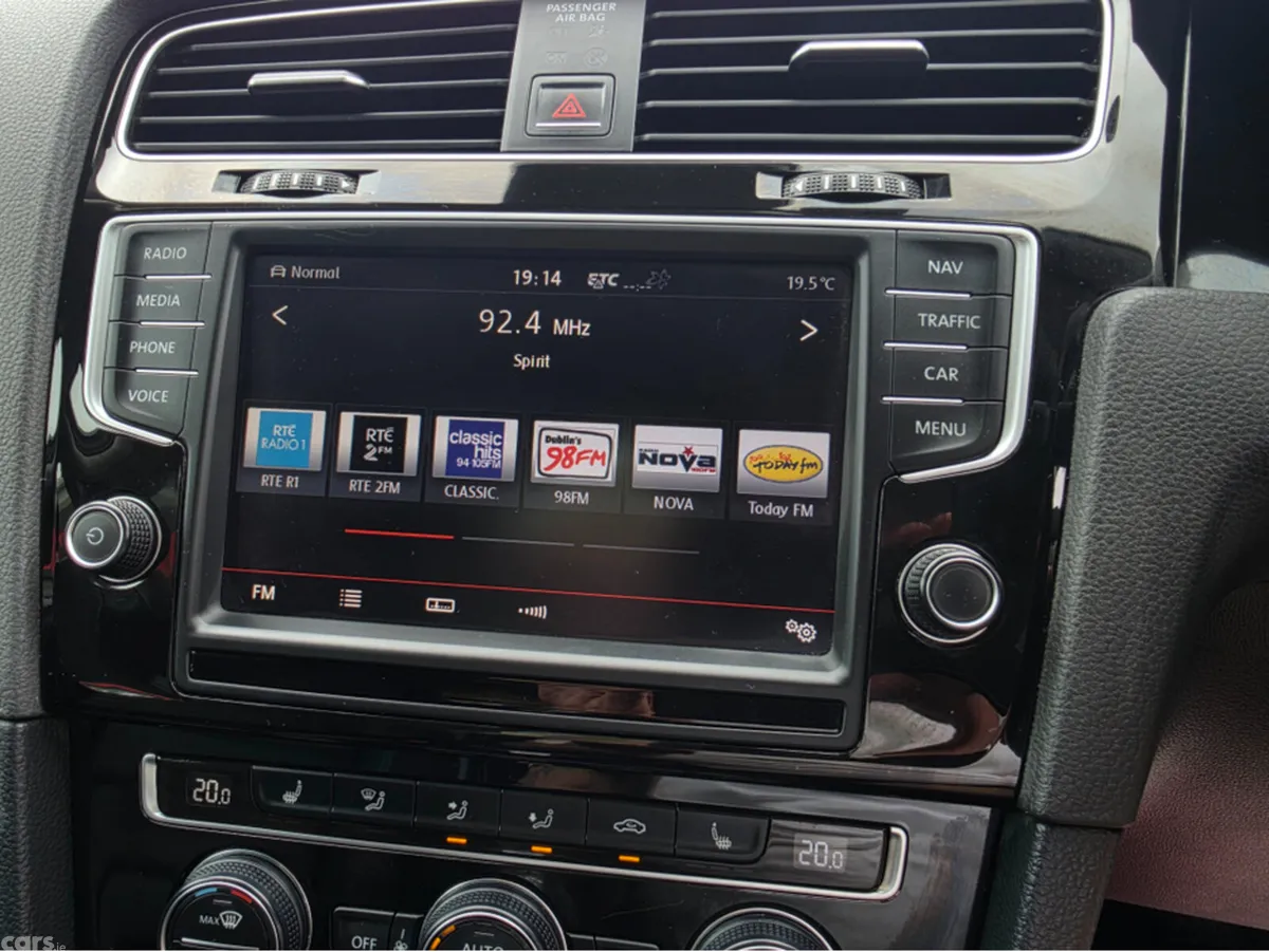 Volkswagen Golf Hatchback, Petrol, 2015, Silver