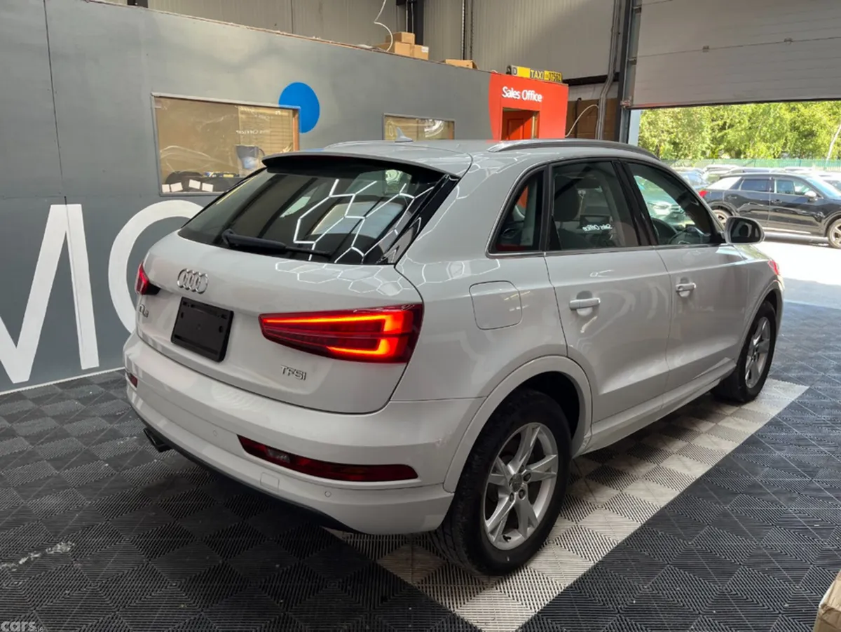 Audi Q3 SUV, Petrol, 2016, White