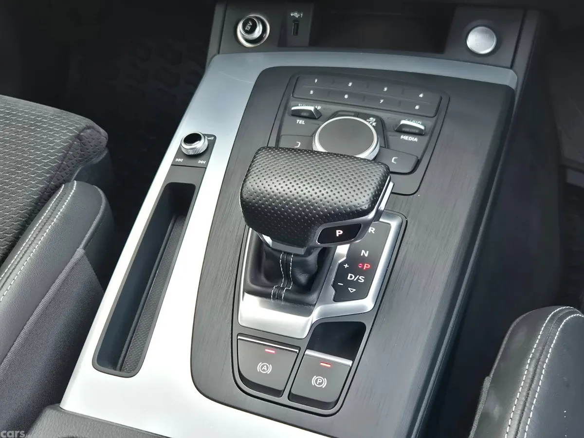 Audi Q5 SUV, Petrol Plug-in Hybrid, 2021, Grey