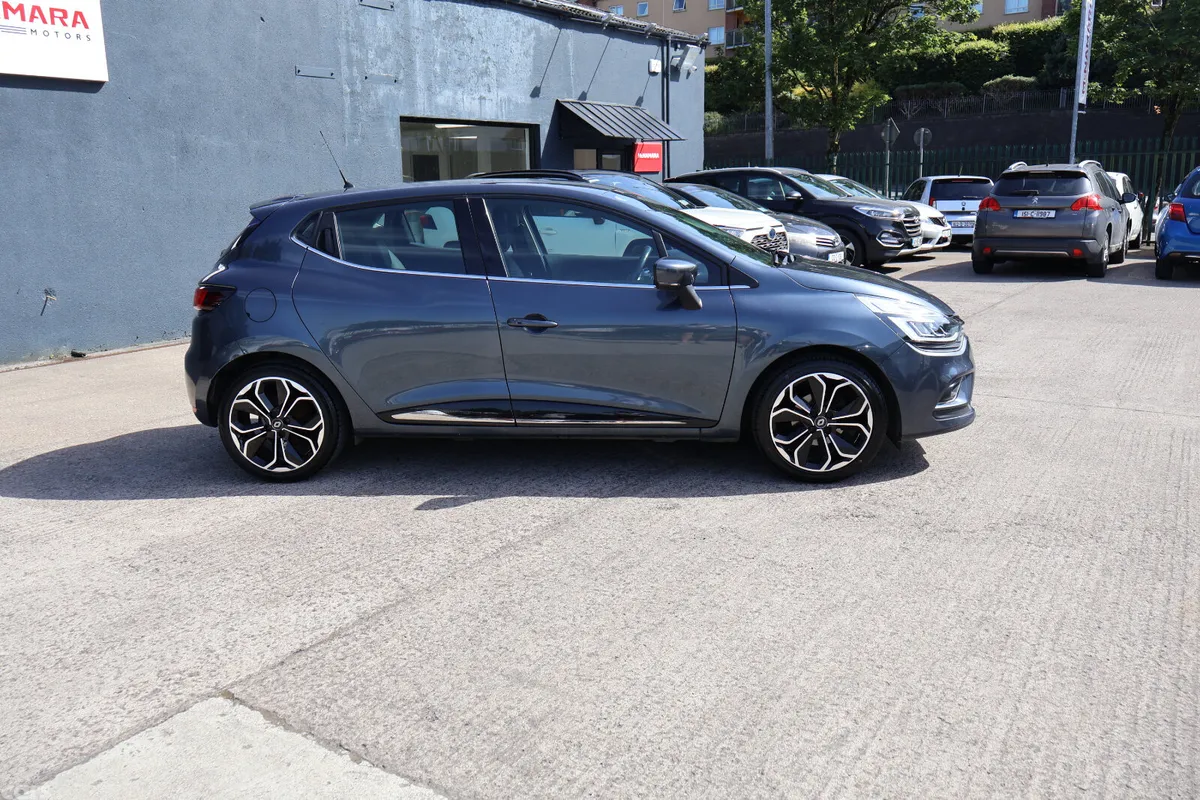 Renault Clio Hatchback, Petrol, 2019, Grey