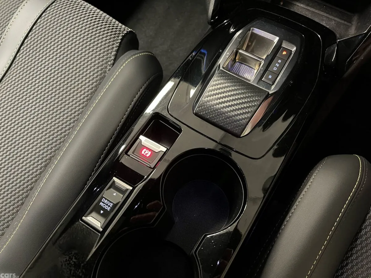 Peugeot 2008 SUV, Electric, 2025, Blue