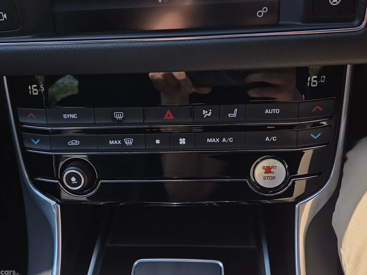 Jaguar XF Saloon, Diesel, 2017, Red