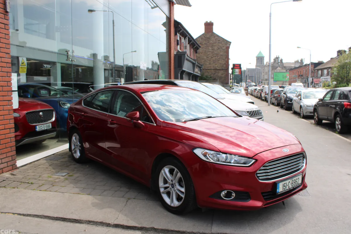 Ford Mondeo Hatchback, Diesel, 2015, Red