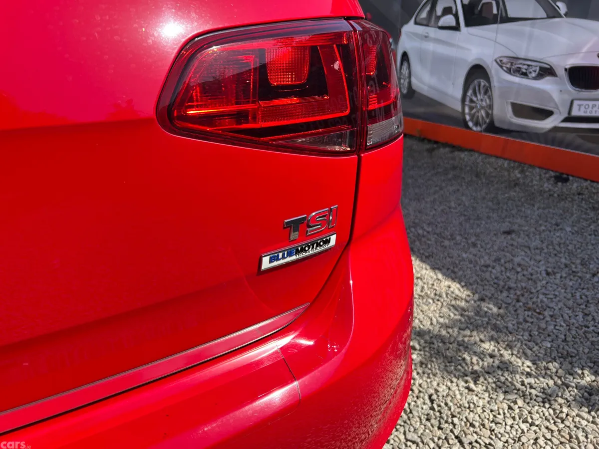 Volkswagen Golf Hatchback, Petrol, 2016, Red