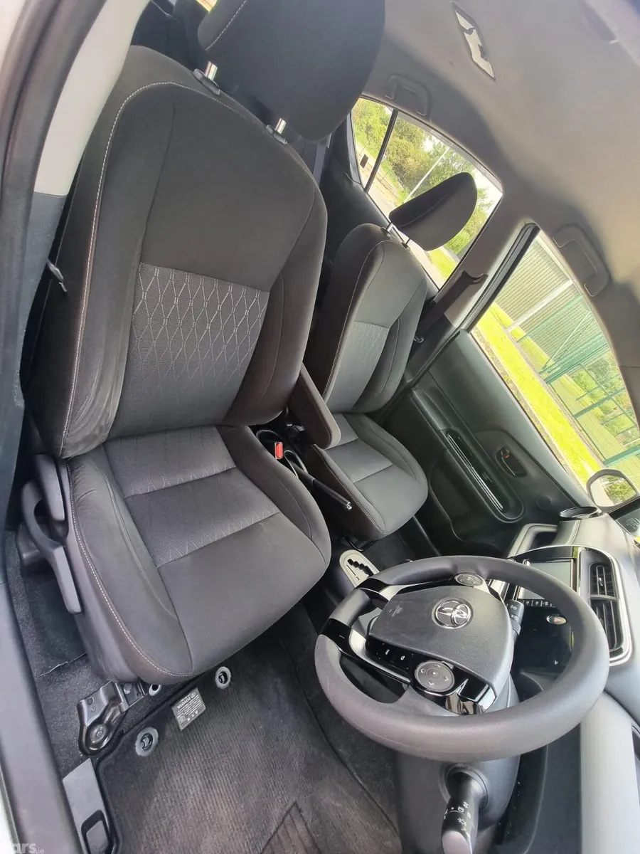 Toyota Aqua Hatchback, Petrol Hybrid, 2020, Silver