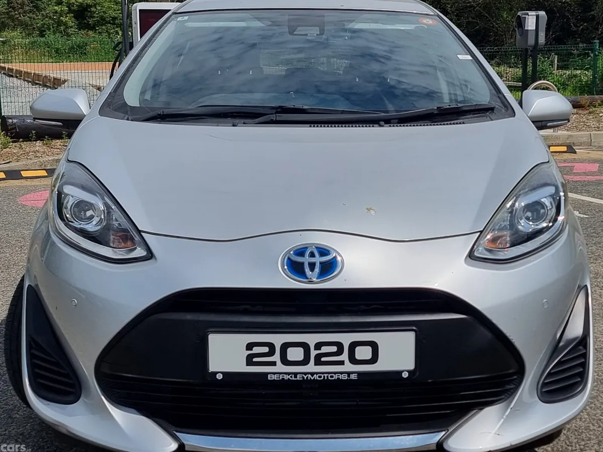 Toyota Aqua Hatchback, Petrol Hybrid, 2020, Silver