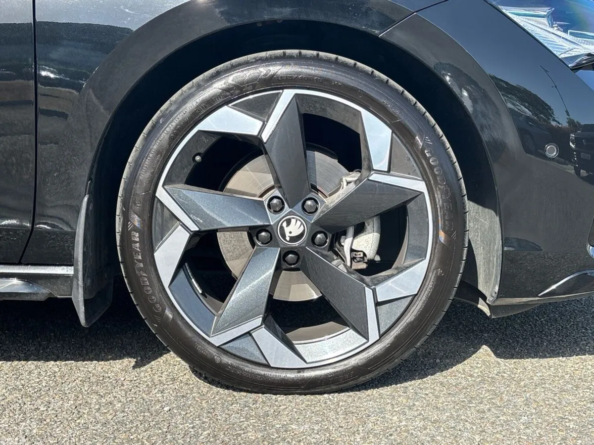 Skoda Superb Saloon, Diesel, 2025, Black