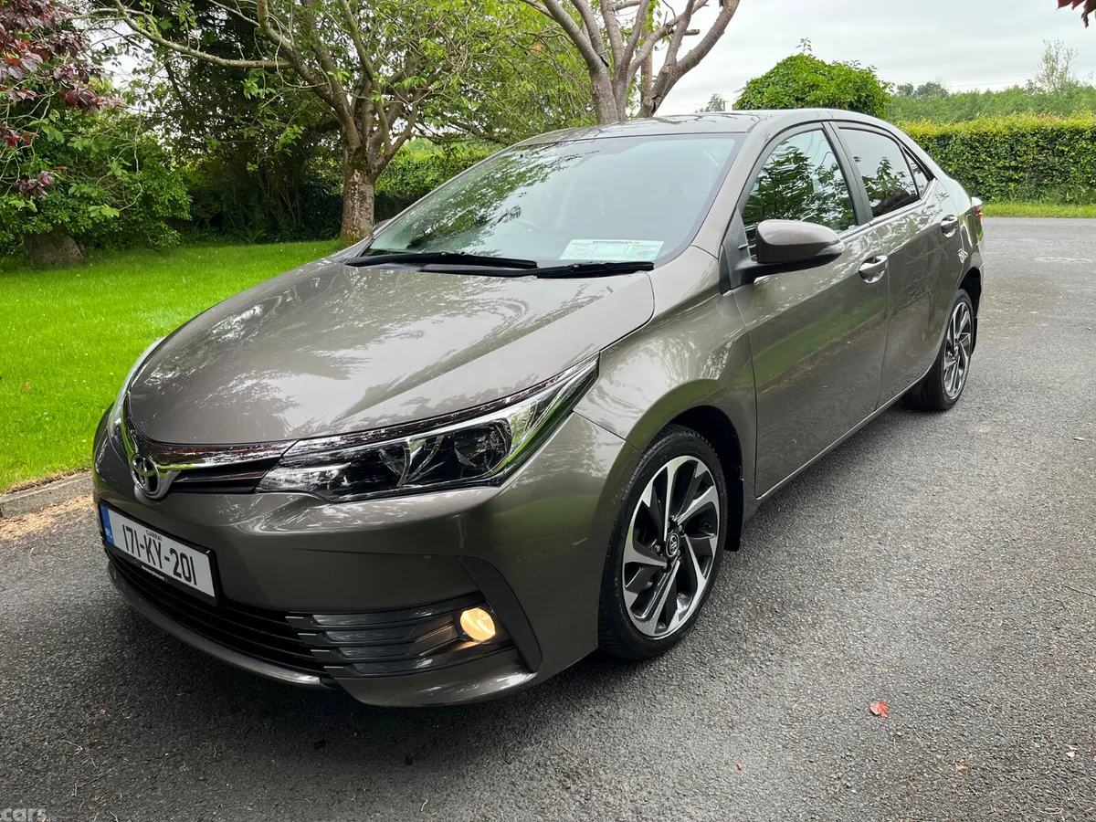 Toyota Corolla Saloon, Diesel, 2017, Grey