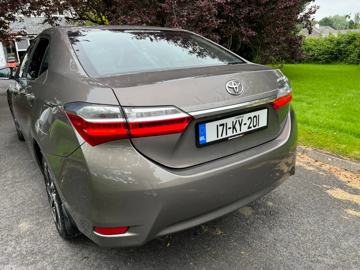 Toyota Corolla Saloon, Diesel, 2017, Grey