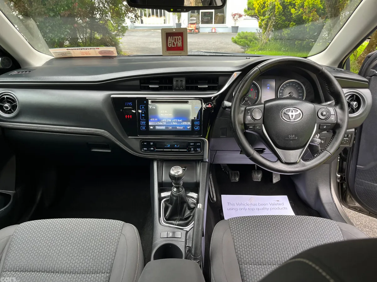 Toyota Corolla Saloon, Diesel, 2017, Grey