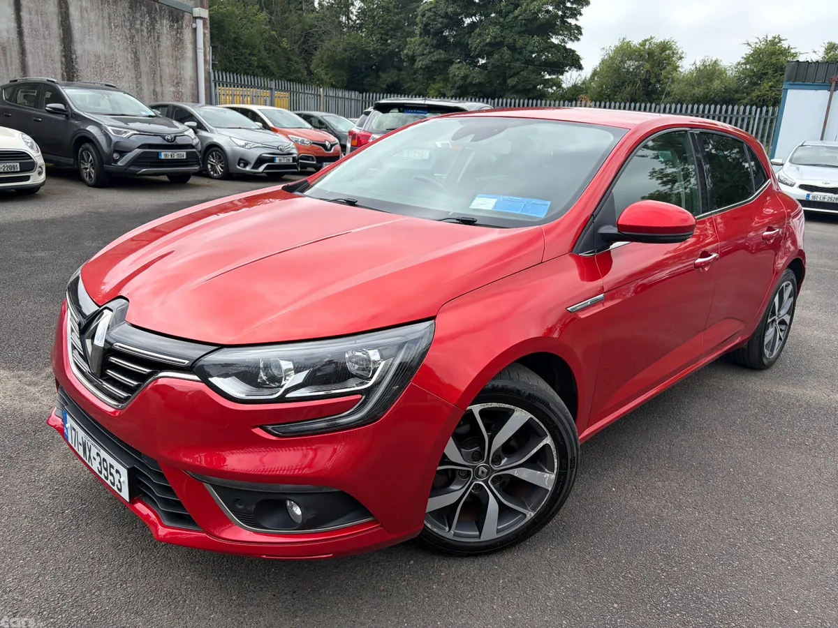 Renault Megane Hatchback, Petrol, 2017, Red
