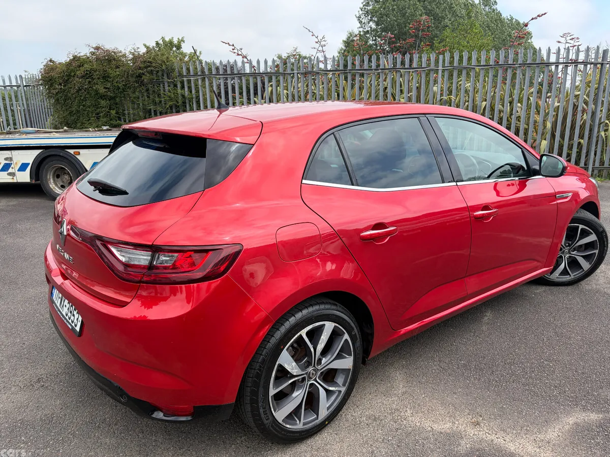 Renault Megane Hatchback, Petrol, 2017, Red