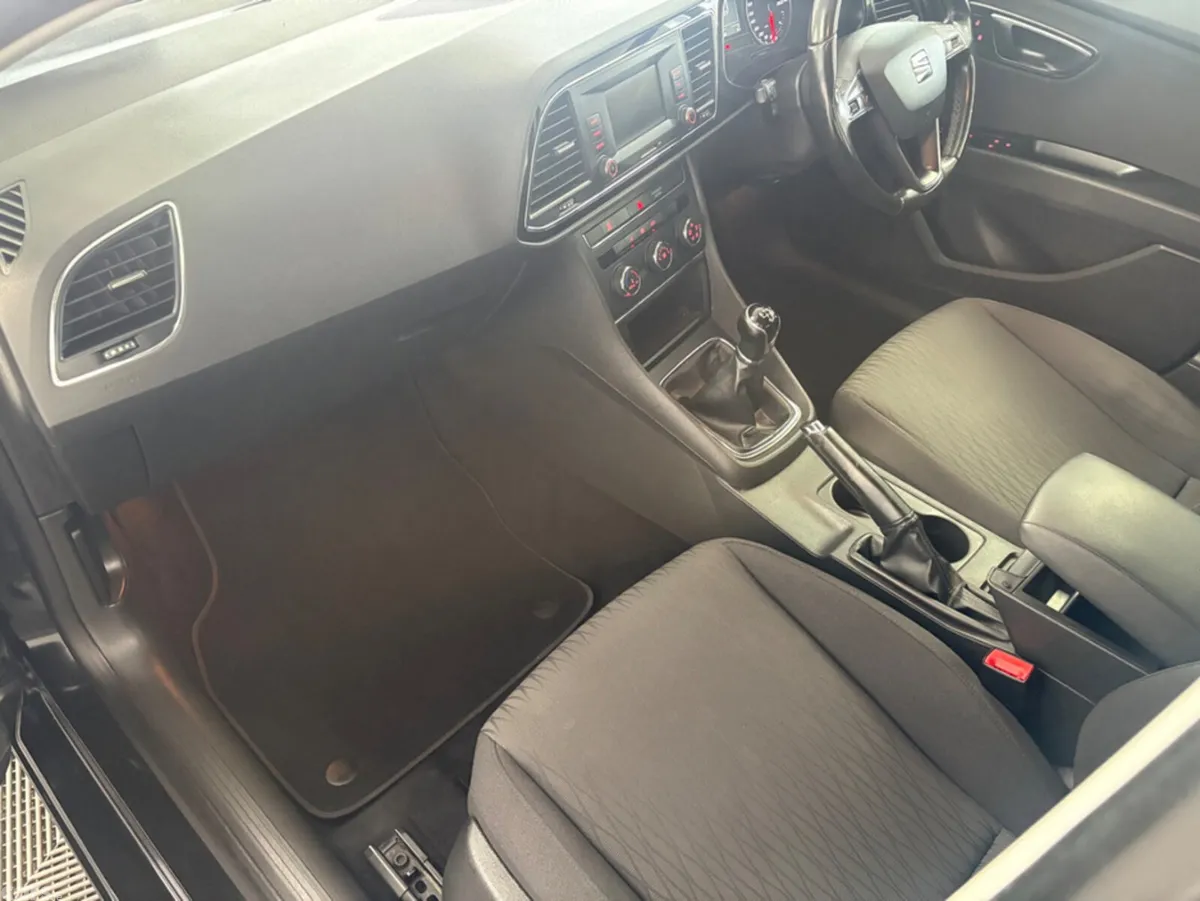 SEAT Leon Hatchback, Petrol, 2017, Black
